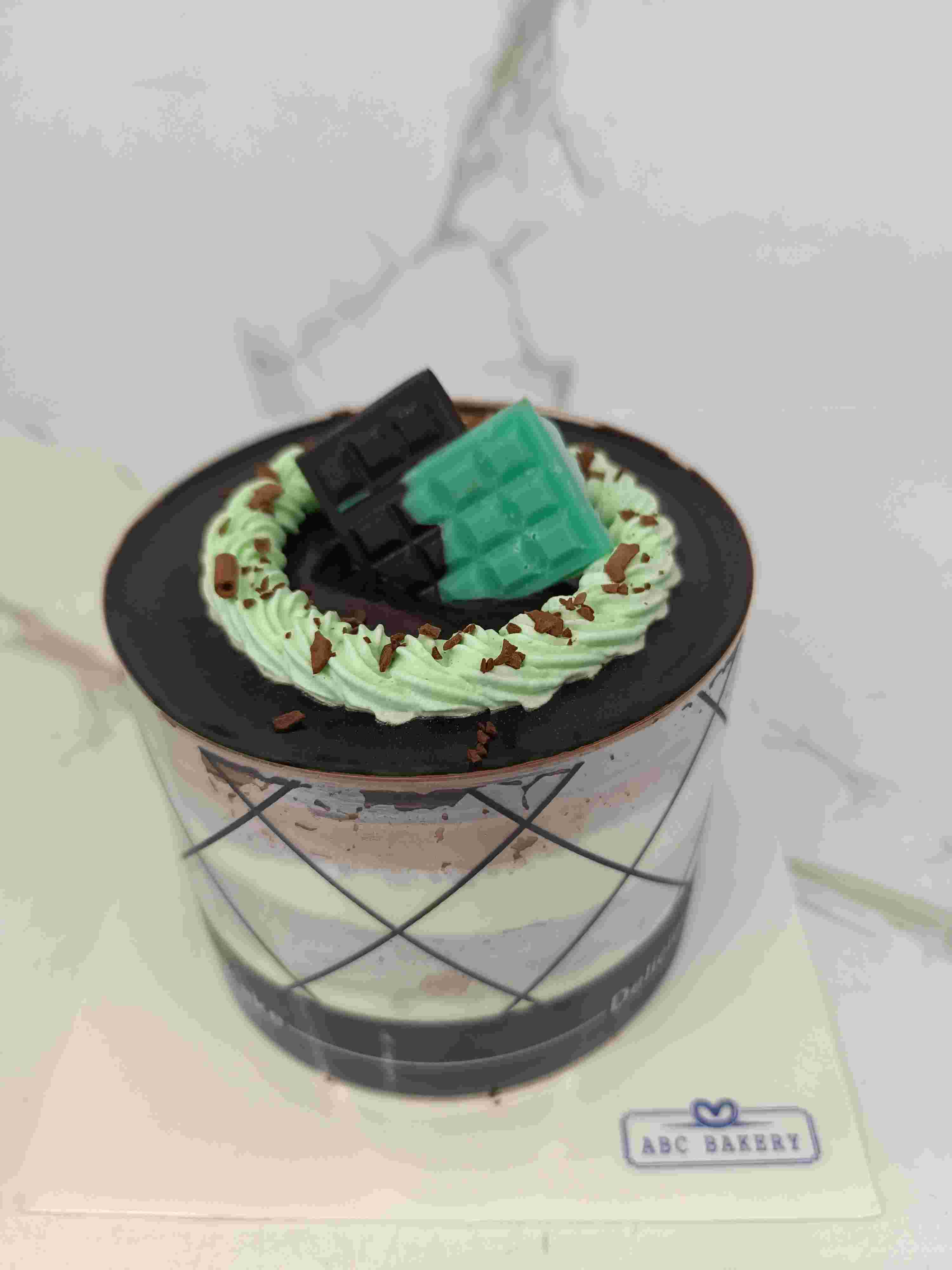 Surprise 4" Cake for Summer