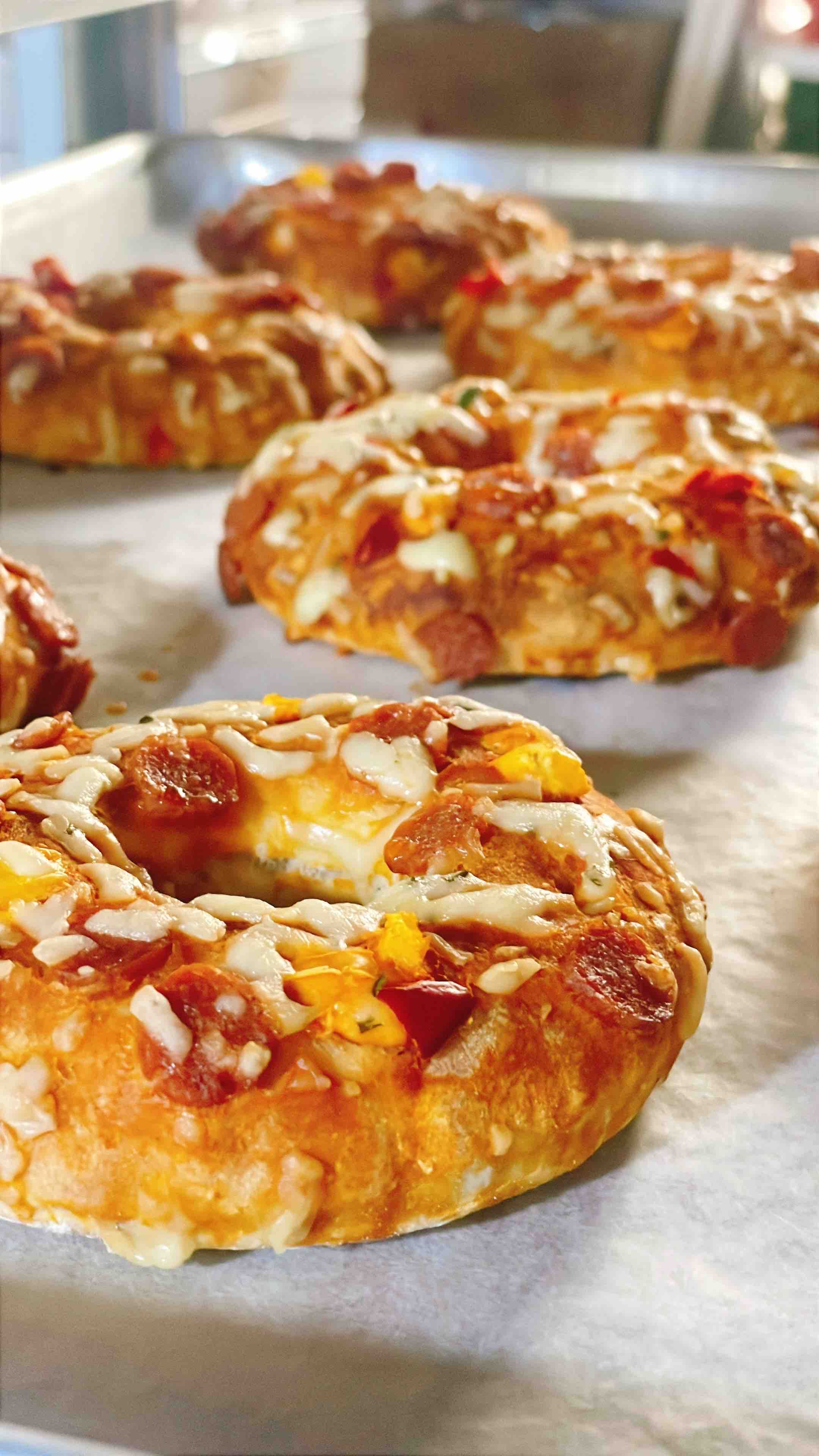 辣肉腸pizza Donut
